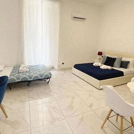 Domus Luigi Leone 2 Bed and Breakfast Napoli Eksteriør billede