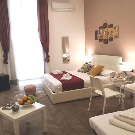 Domus Luigi Leone 2 Bed and Breakfast Napoli Eksteriør billede